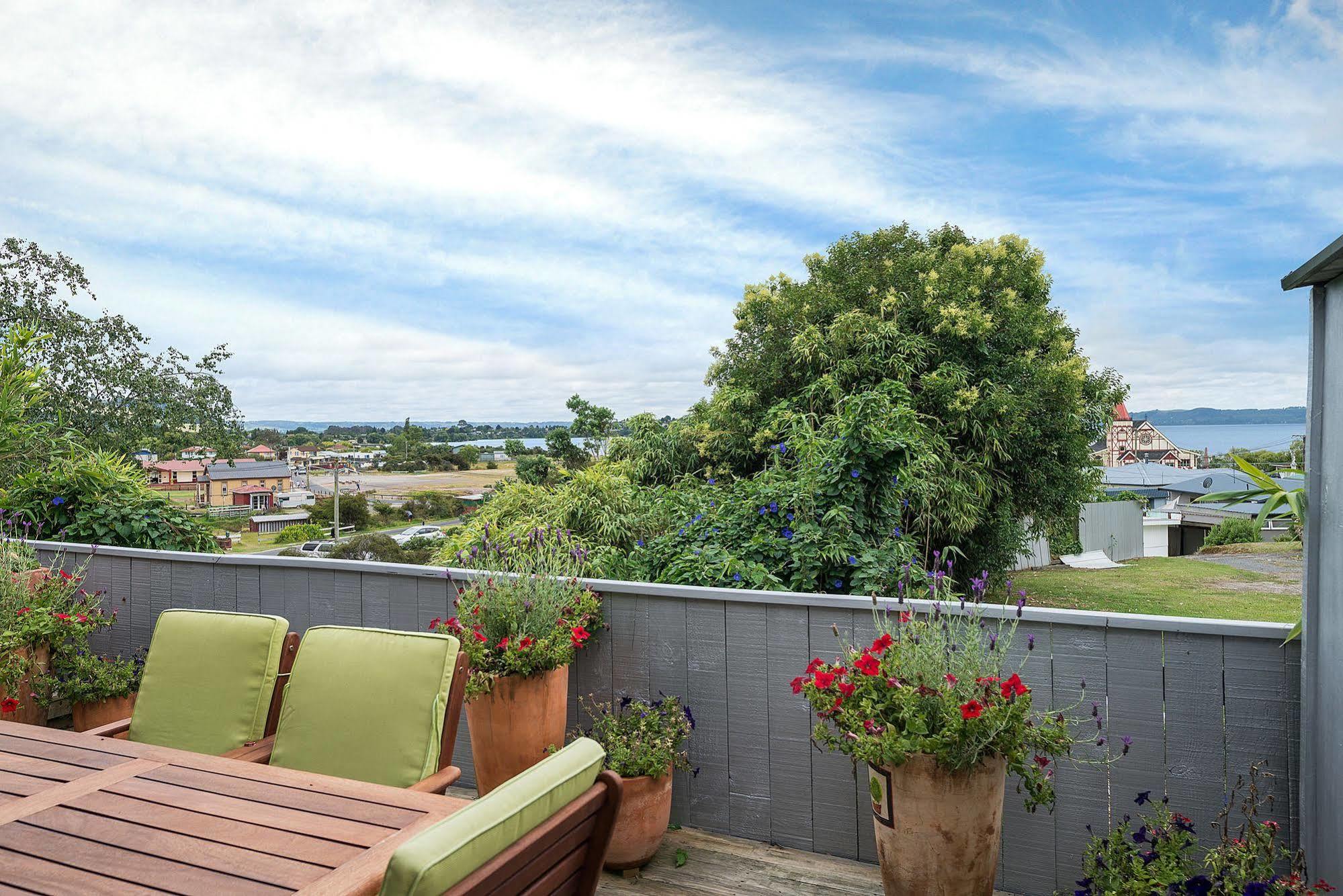 Lakeside City Apartments - Penthouse And Studio Rotorua Buitenkant foto